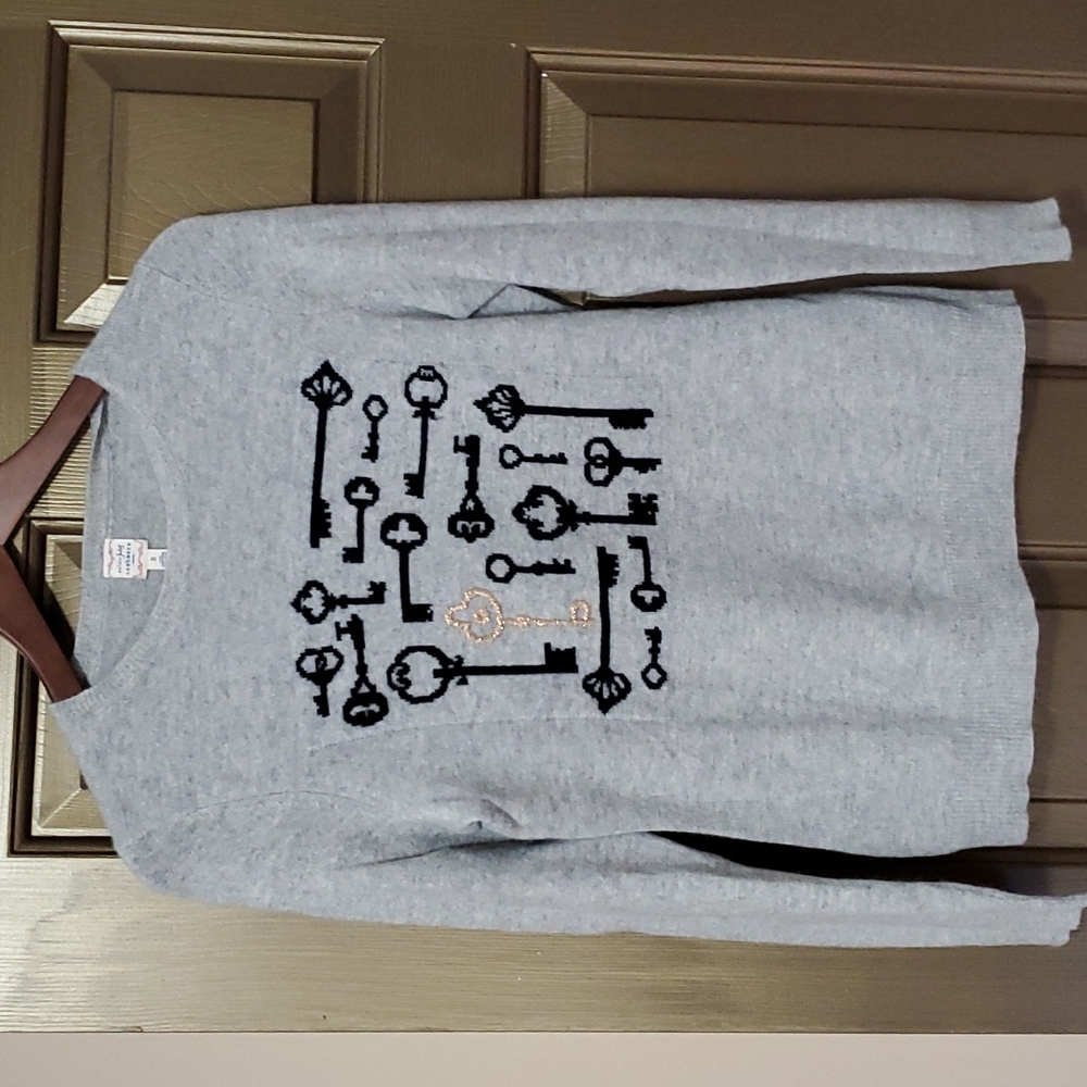 Gray Maison Jules Cashmere sweater with keys. Gold embroidered key Size S